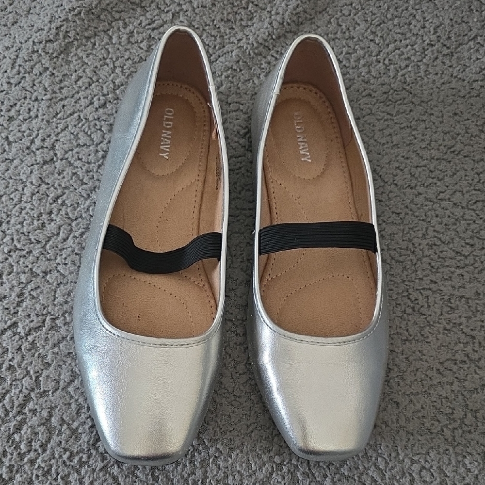 Old Navy Metallic Silver Flats with Black Accent
